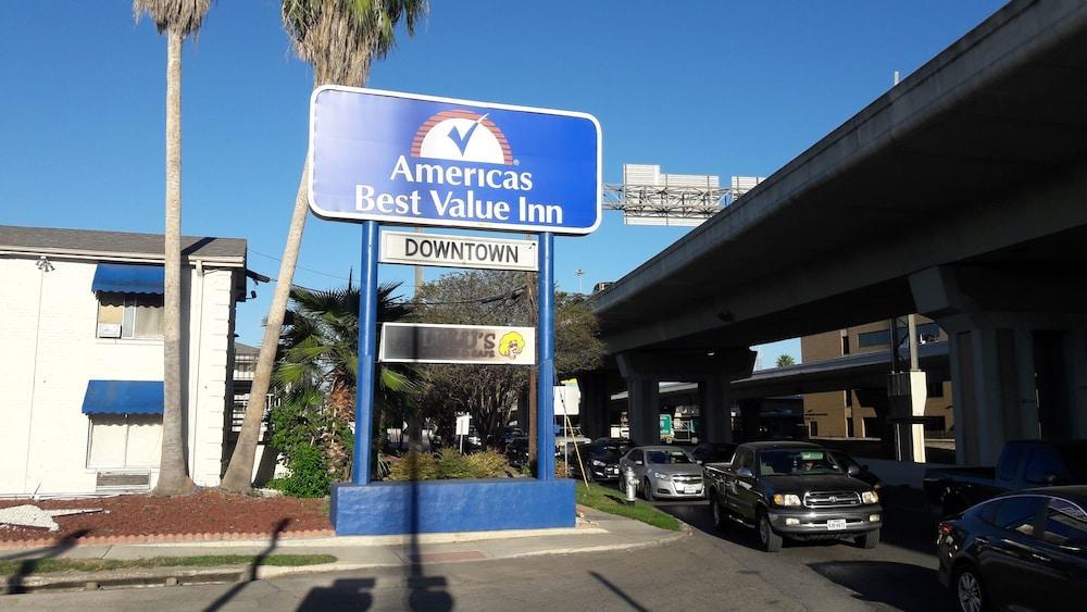 River Inn Motel San Antonio Buitenkant foto